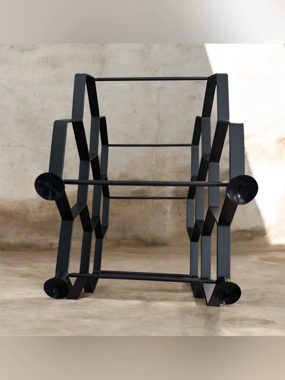 Boutique Item modern black